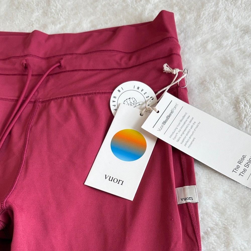 Vuori Daily Form Legging NWT. Size Medium - Picture 8 of 11
